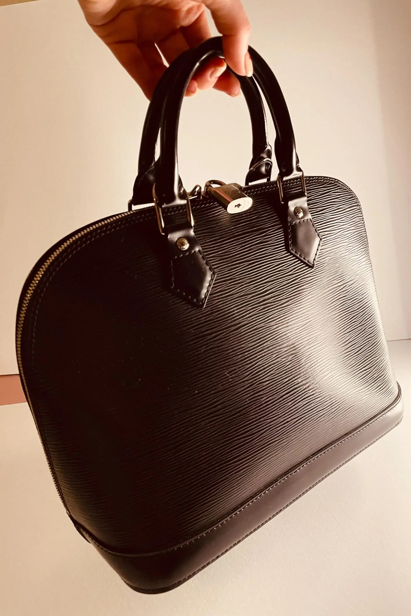 Louis Vuitton Felicie Pochette Bag  Weekend Hire 159  Sydney Handbag Hire